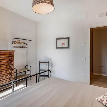 Family & Friends With Shared Bathroom Apartamento