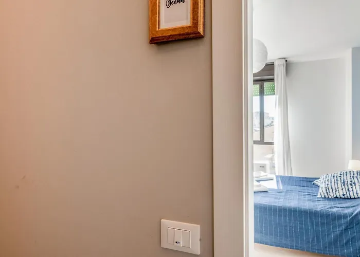 Guesthost - Family & Friends With Shared Bathroom